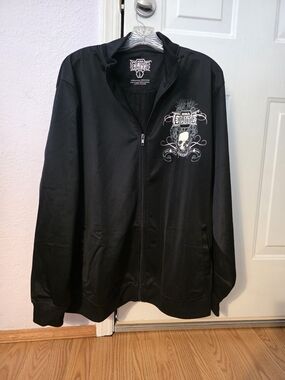 NWOT-Lg MMA  Full-Zip Jacket with Skull Graphic